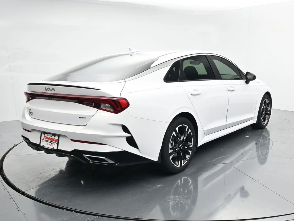 Used 2023 White Kia GT-Line image 7