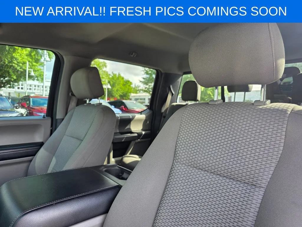 Used 2019  Ford XL image 8