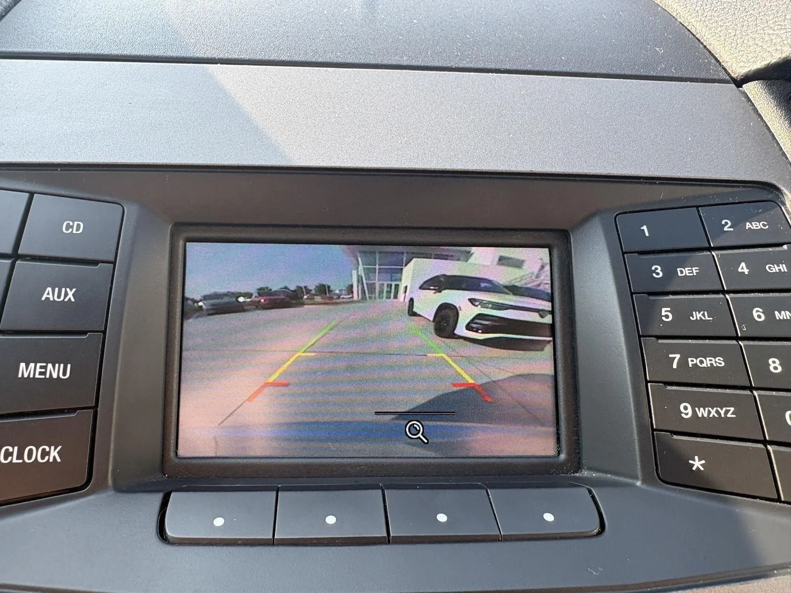 Used 2018  Ford SE FWD image 17