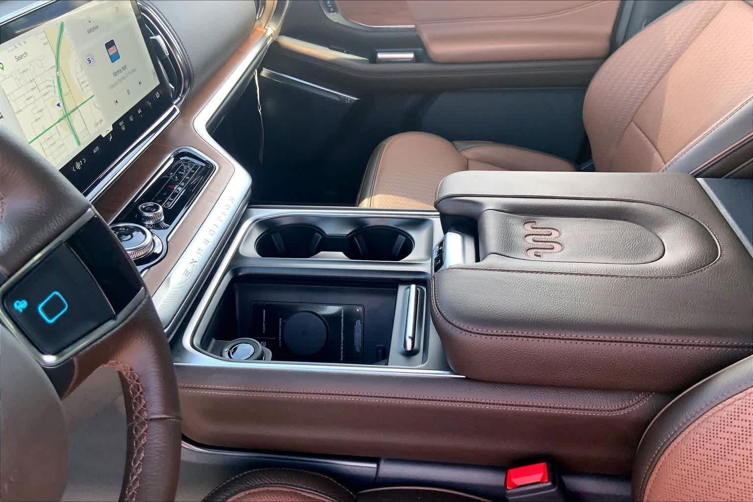 New 2027 Star White Metallic Tri-Coat Ford King Ranch® image 7