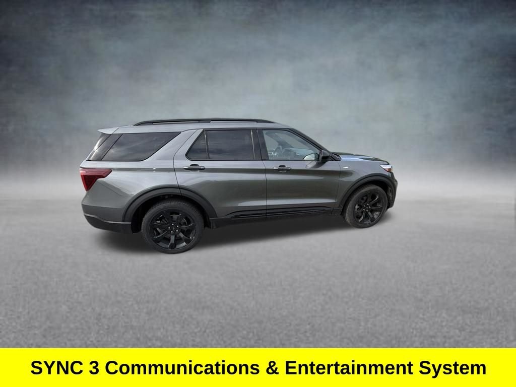 Certified Used 2023 Gray Metallic Ford ST-Line image 7