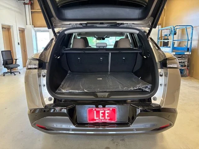 New 2026 Champagne Silver Nissan Platinum image 17