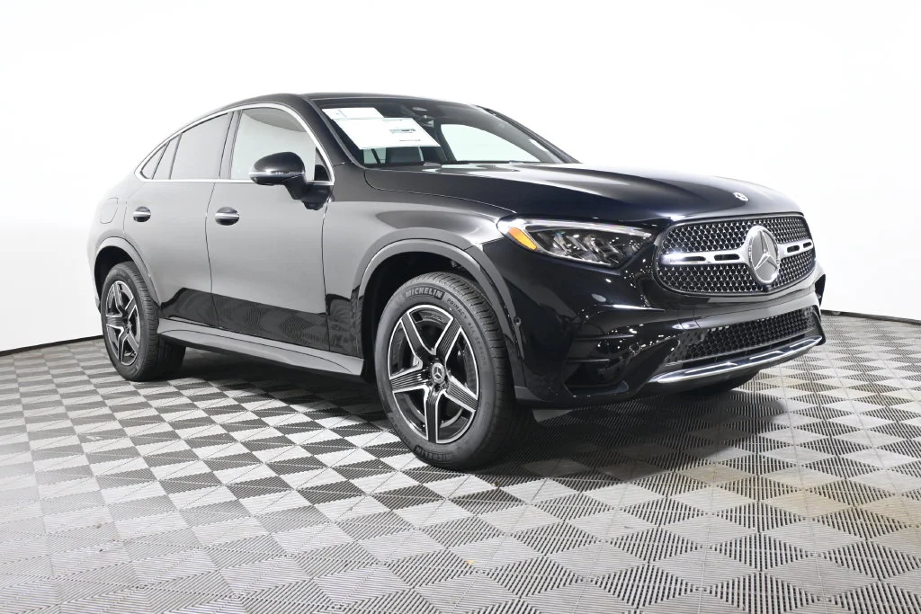 New 2027 Black Mercedes-Benz GLC 300 Coupe image 9