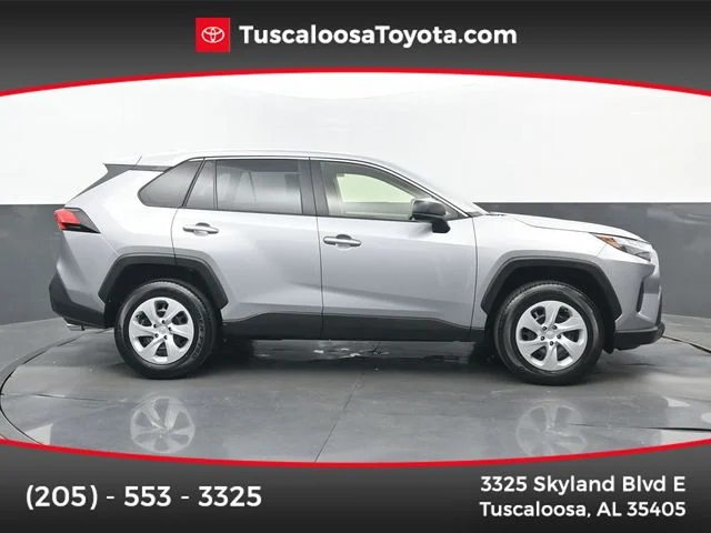 2025 Toyota RAV4 LE FWD's photo