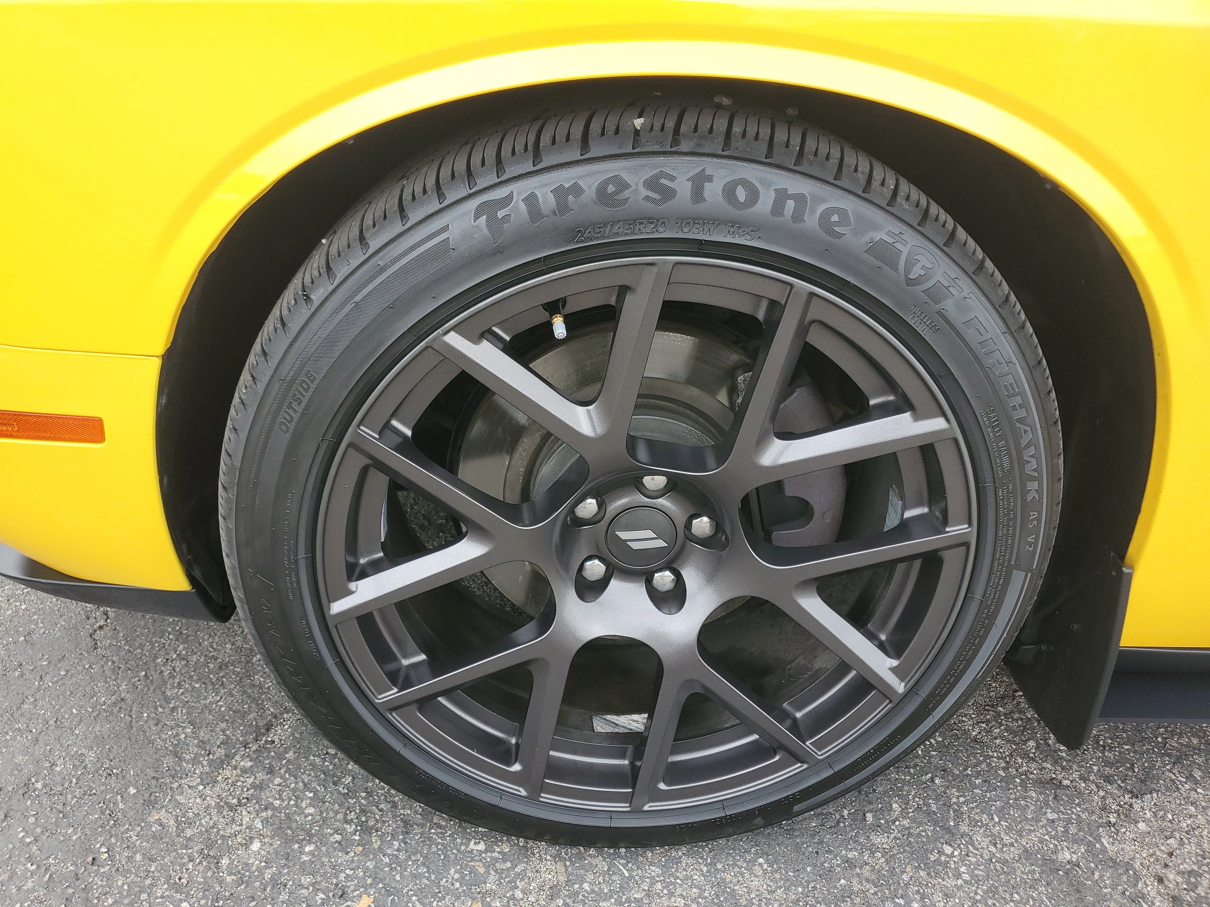 Used 2018 Yellow Dodge R/T image 11