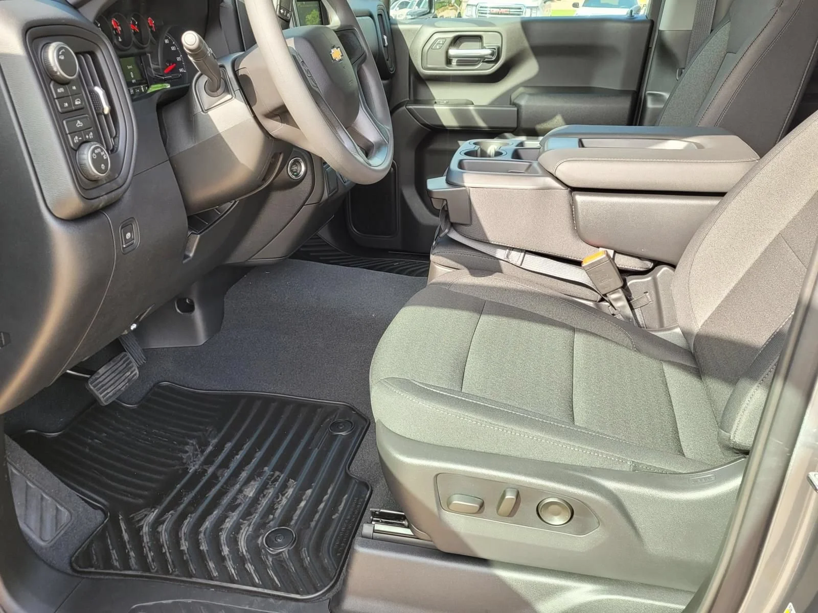 2026 Chevrolet Silverado 1500 Custom - Photo 14