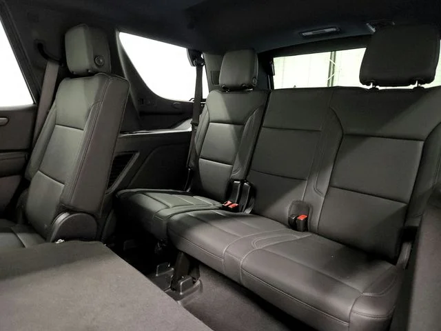 Used 2025 Black Chevrolet LT image 34