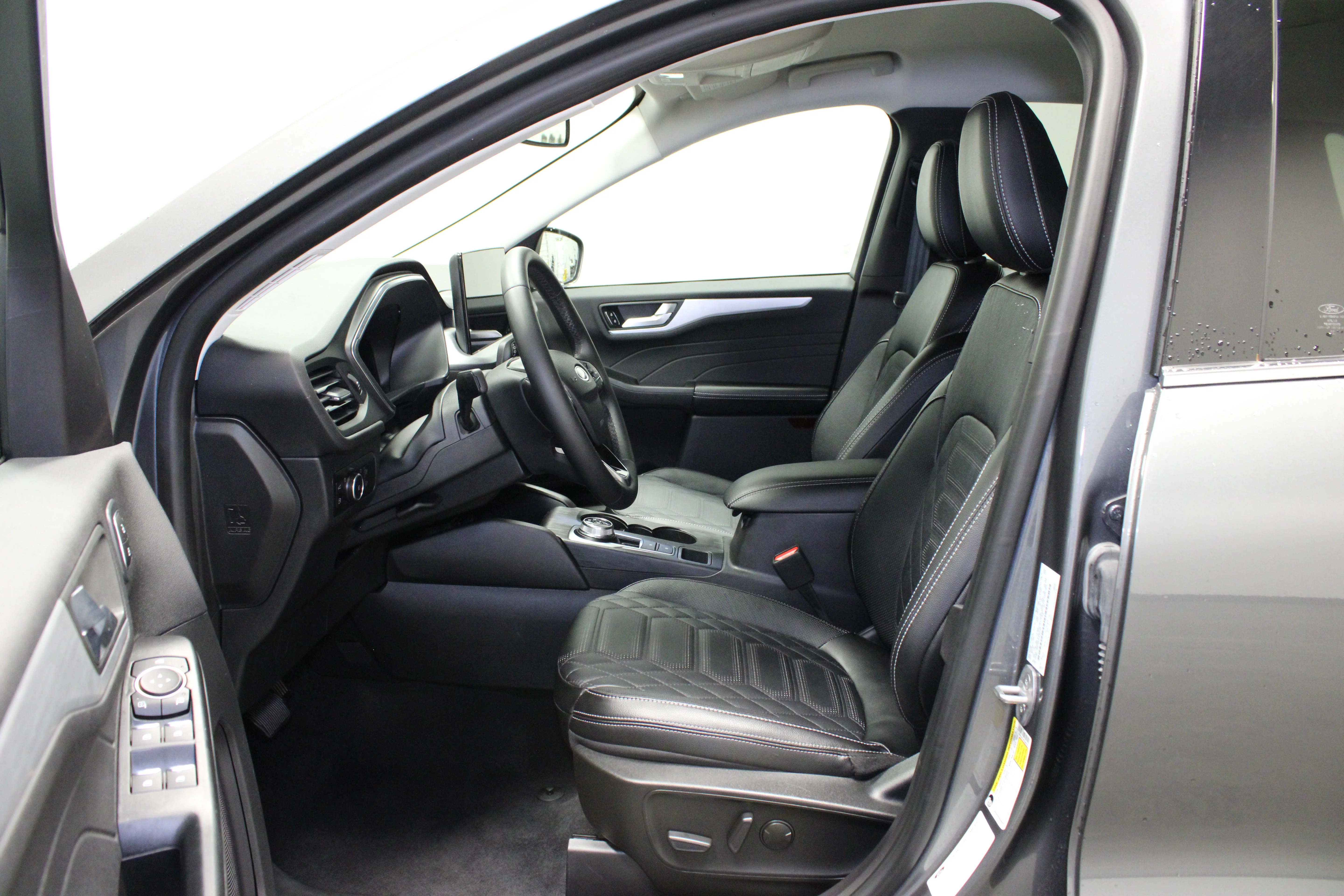 Used 2023 Gray Metallic Ford PHEV image 17