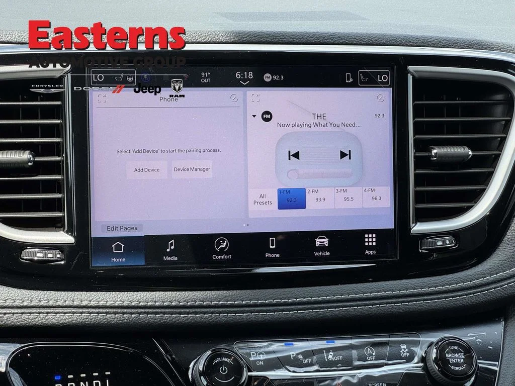 2025 Chrysler Pacifica Select - Photo 14