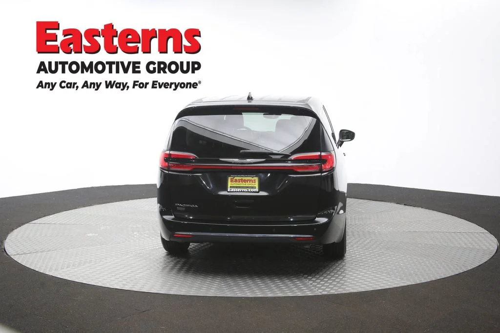 Used 2023 Black Chrysler Touring L image 40