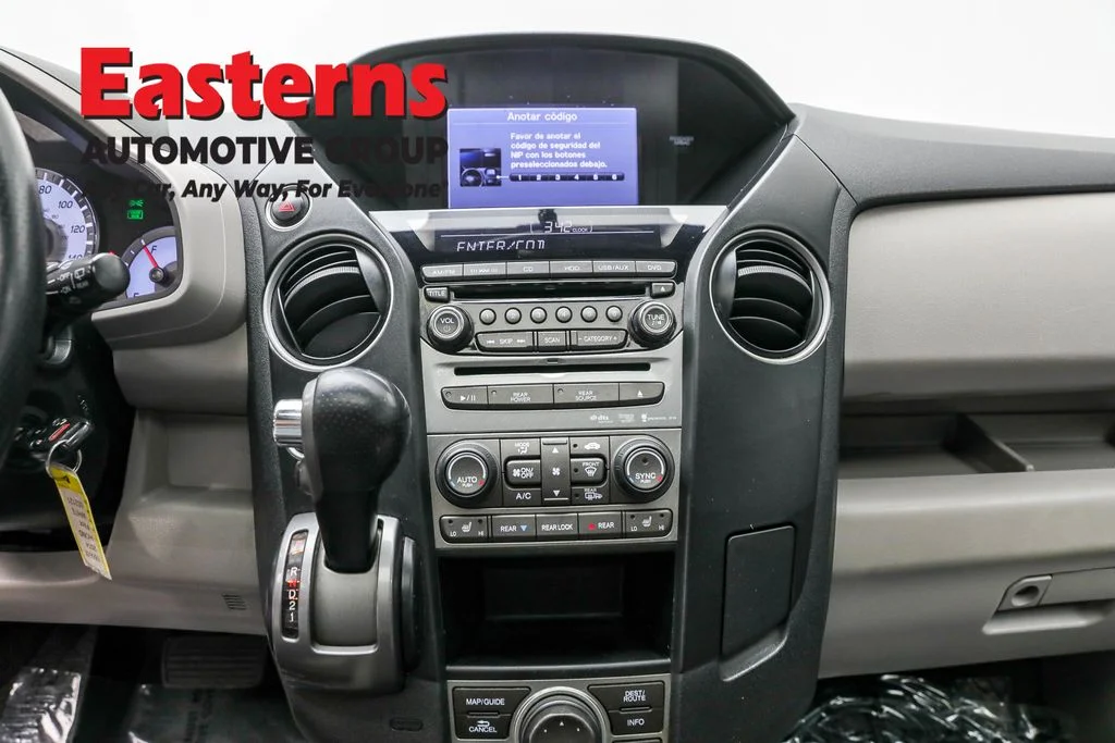 Used 2014 White Honda Touring image 11