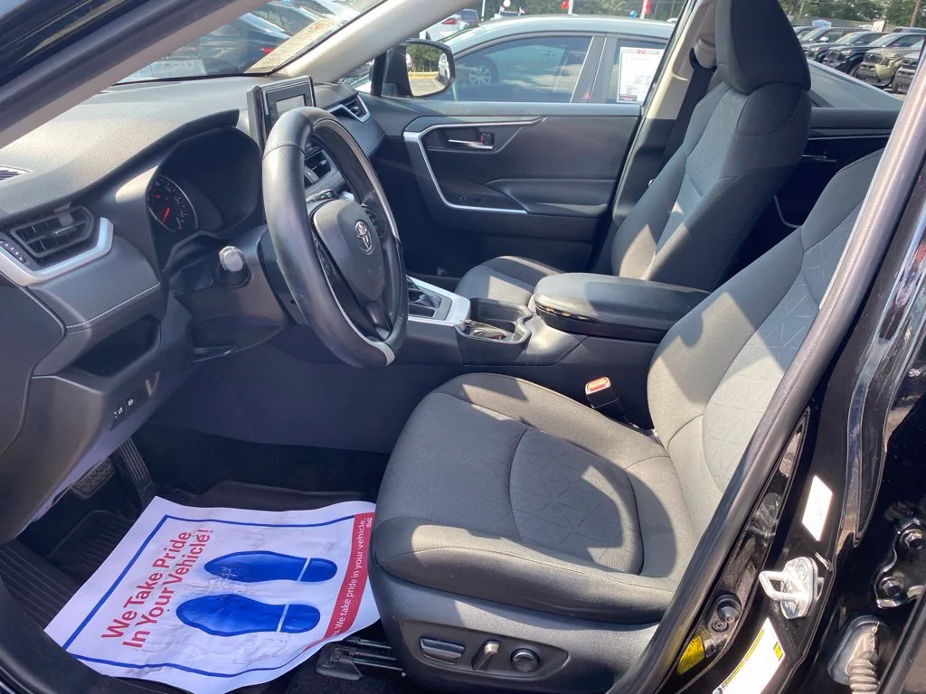 Used 2021 Black Toyota XLE image 5