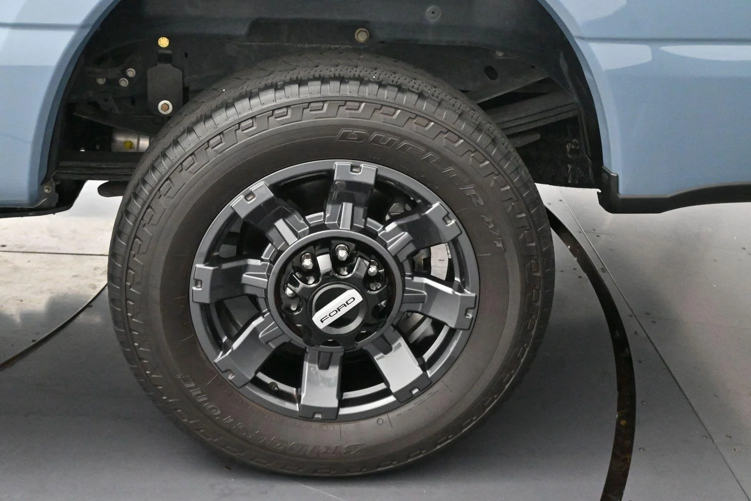Used 2023 Azure Gray Metallic Tri-Coat Ford Lariat image 37