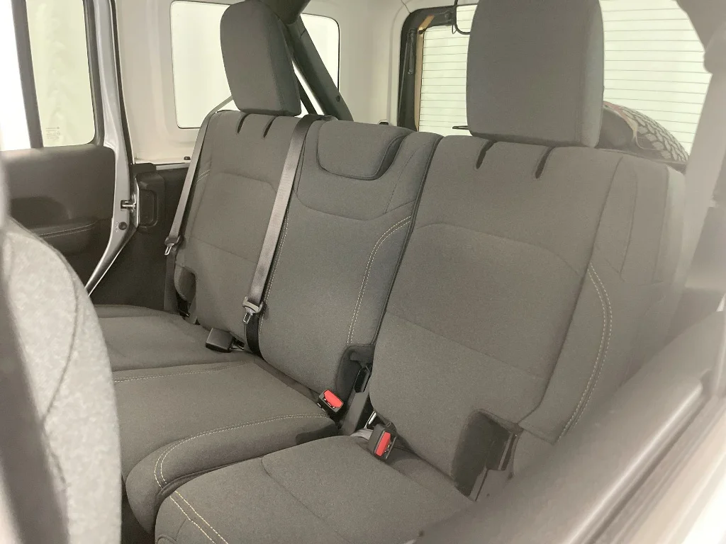 Used 2024 Silver Zynith Clear Coat Jeep Sahara image 24
