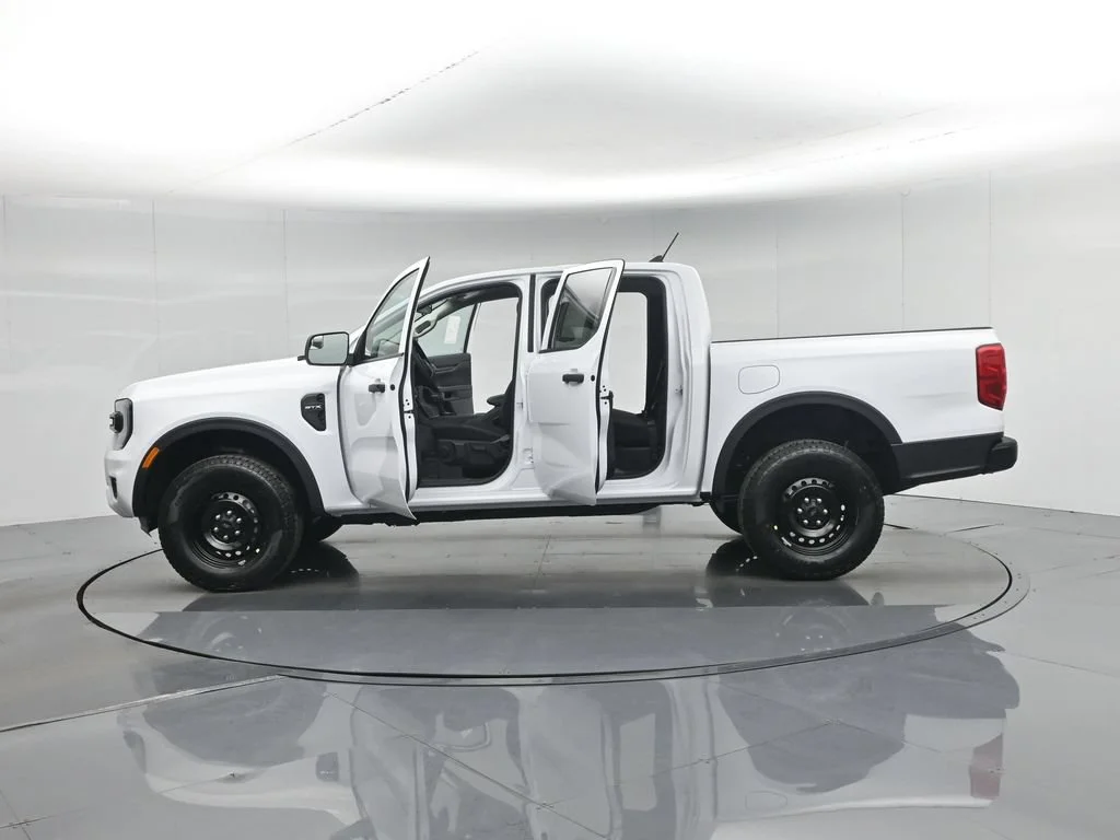 New 2026 Oxford White Ford XL image 32