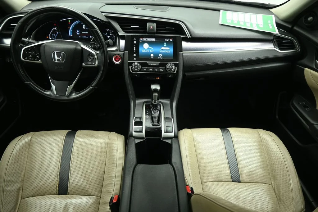Used 2016 White Honda Touring image 19