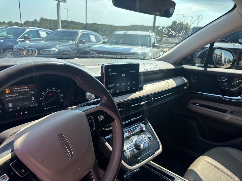 Used 2020 White Lincoln Reserve image 14