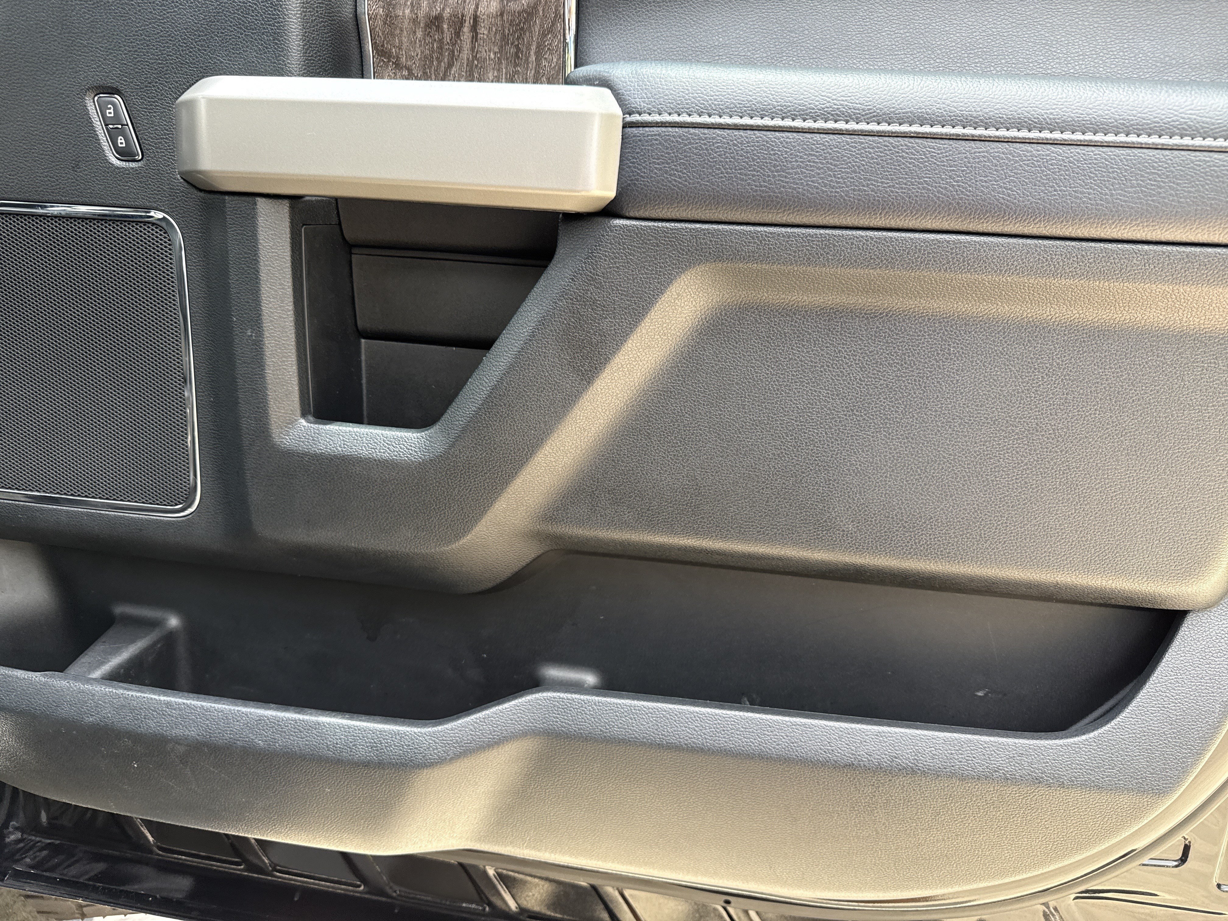 Used 2017 Shadow Black Ford Lariat image 14