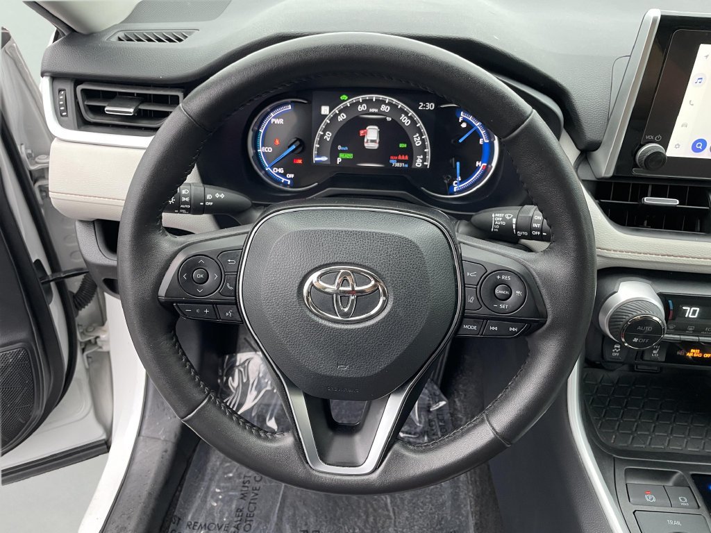 Certified Used 2024 Pearl Toyota XLE Premium image 22