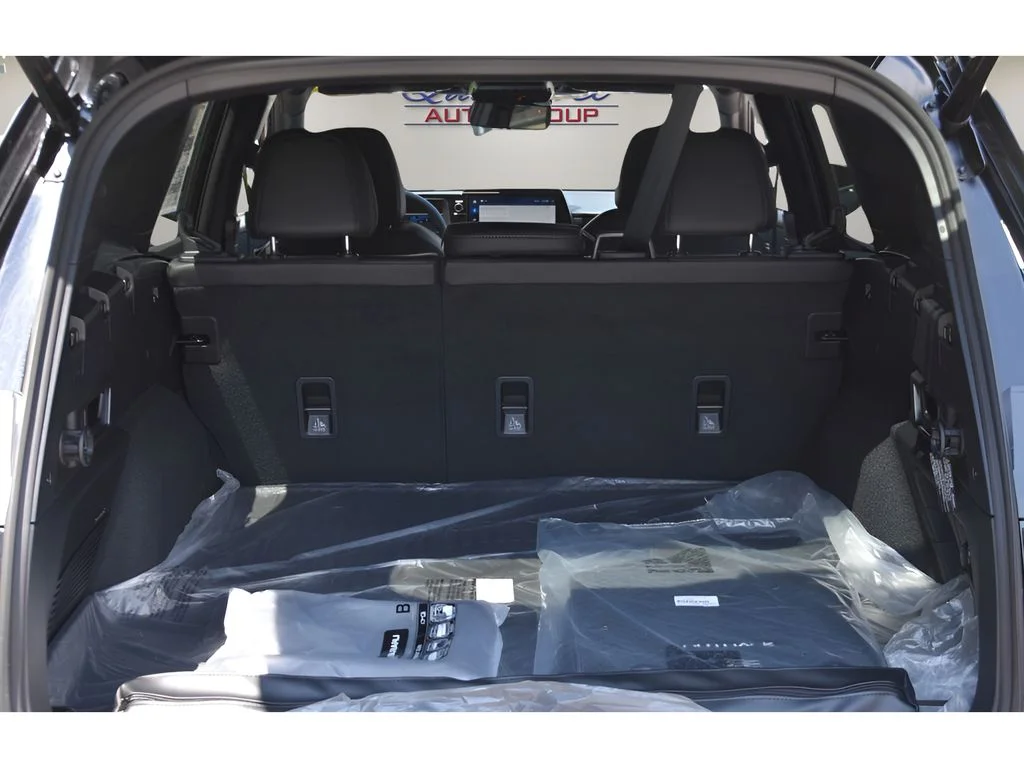 New 2026 CRYSTAL BLACK SILICA Subaru Limited image 18