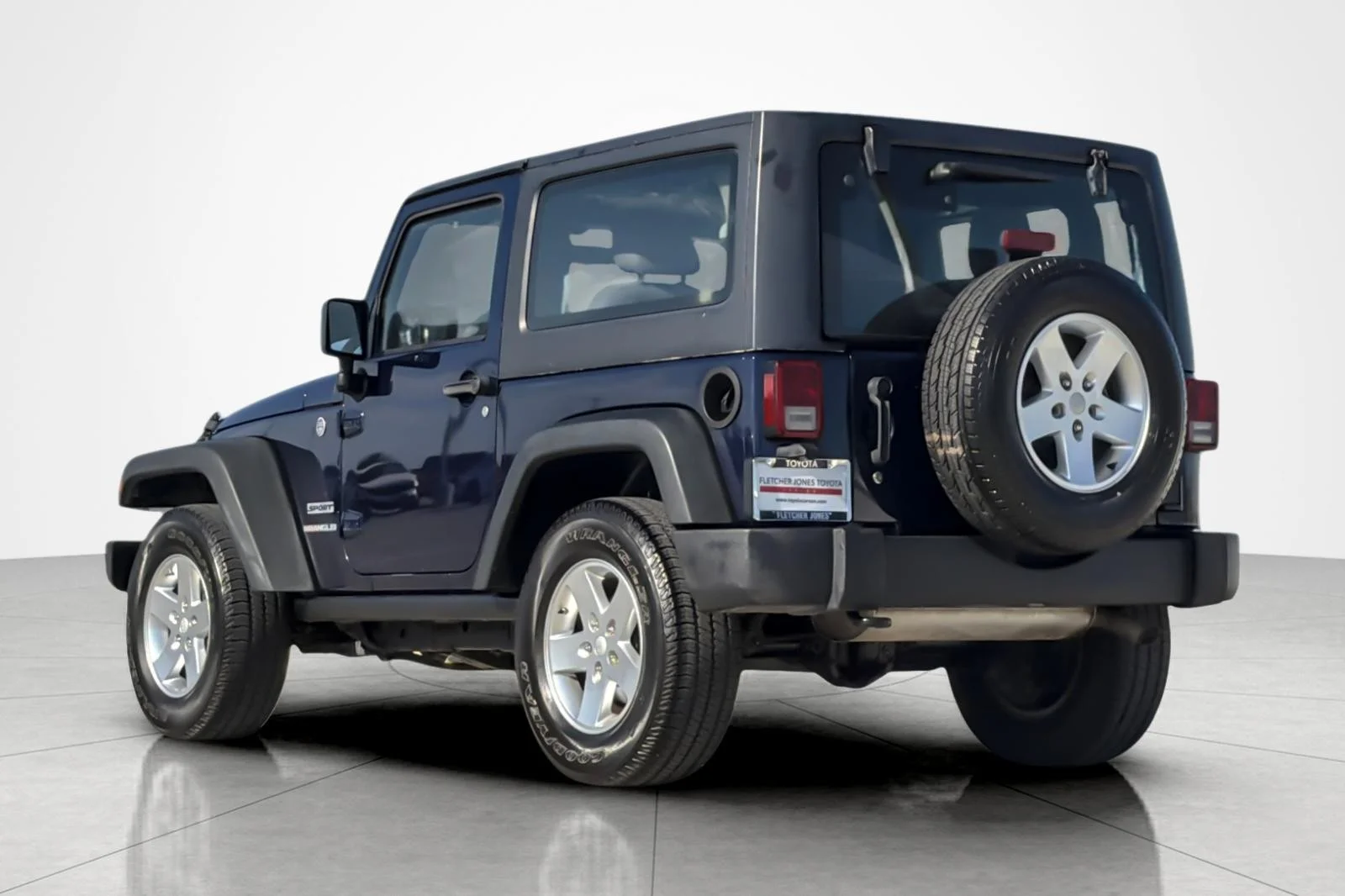 Used 2013 TRUE BLUE PEARLCOAT Jeep Sport image 3