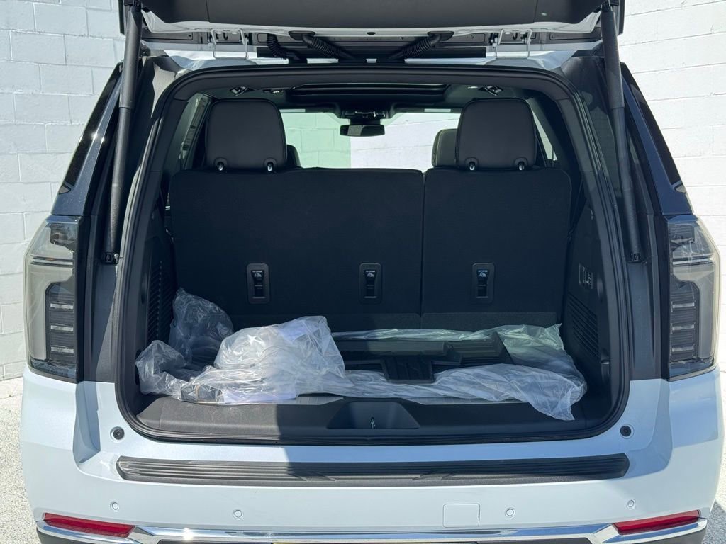 New 2026 Polar White Tricoat Chevrolet Premier image 16