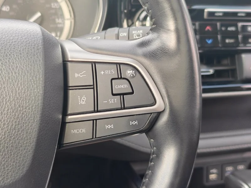 Used 2022 Black Toyota Platinum image 35