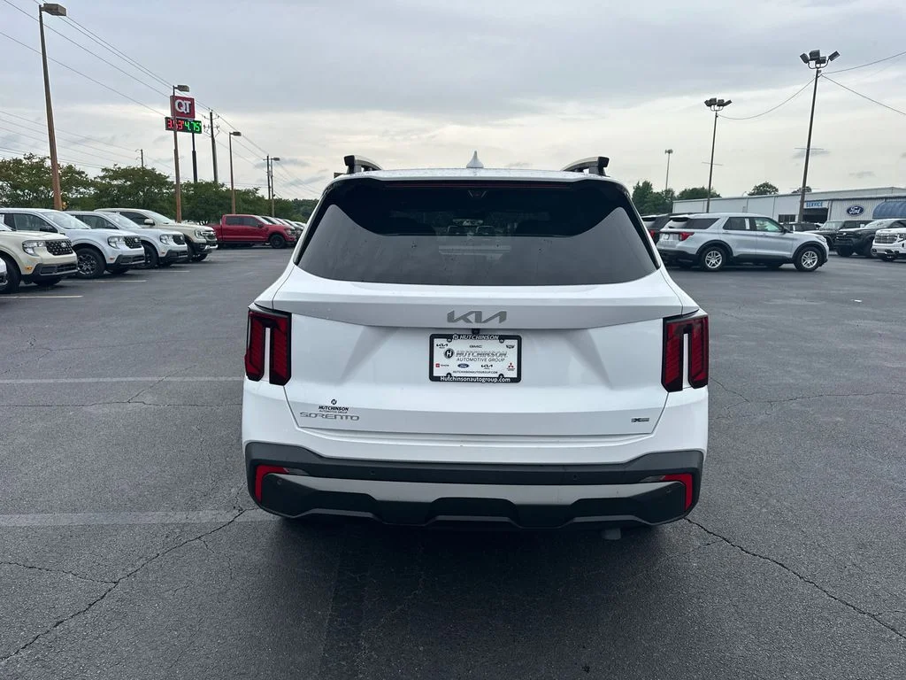 Used 2024 White Kia X-Line SX Prestige image 6