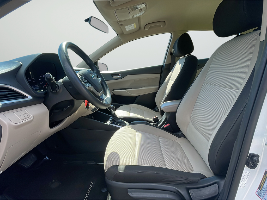 Used 2022 White Hyundai SEL image 10