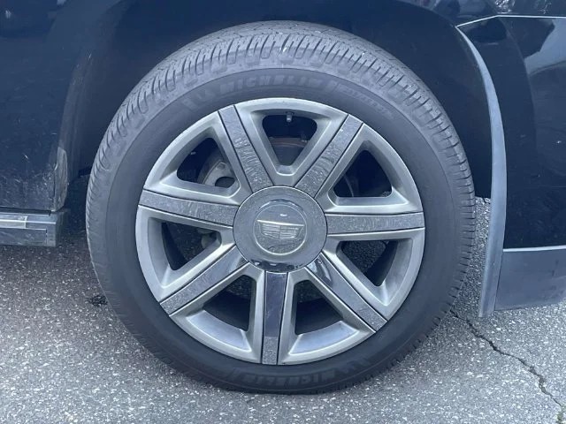 Used 2018 Black Raven Cadillac Premium image 9