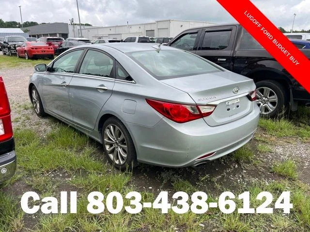 Used 2011 Radiant Silver Hyundai SE image 3