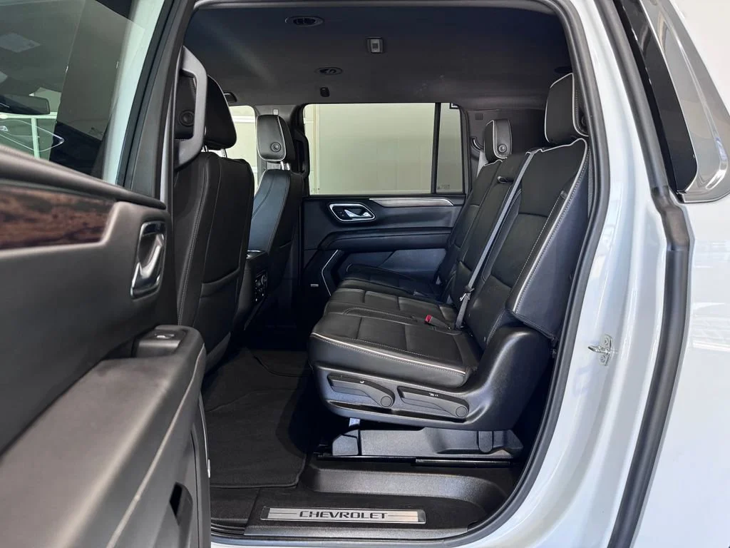 2024 Chevrolet Suburban Premier - Photo 14