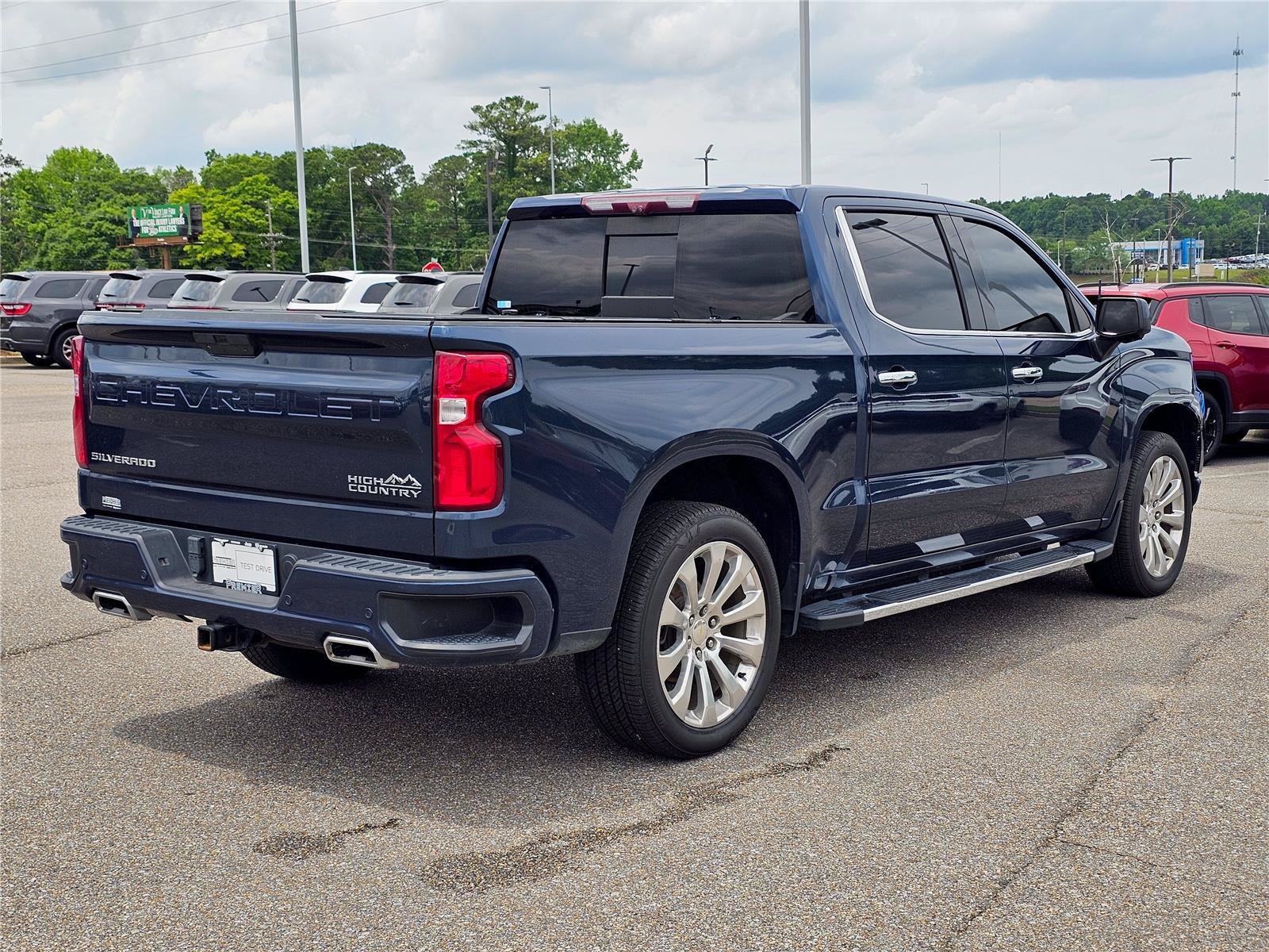 Used 2021 Northsky Blue Metallic Chevrolet High Country image 10