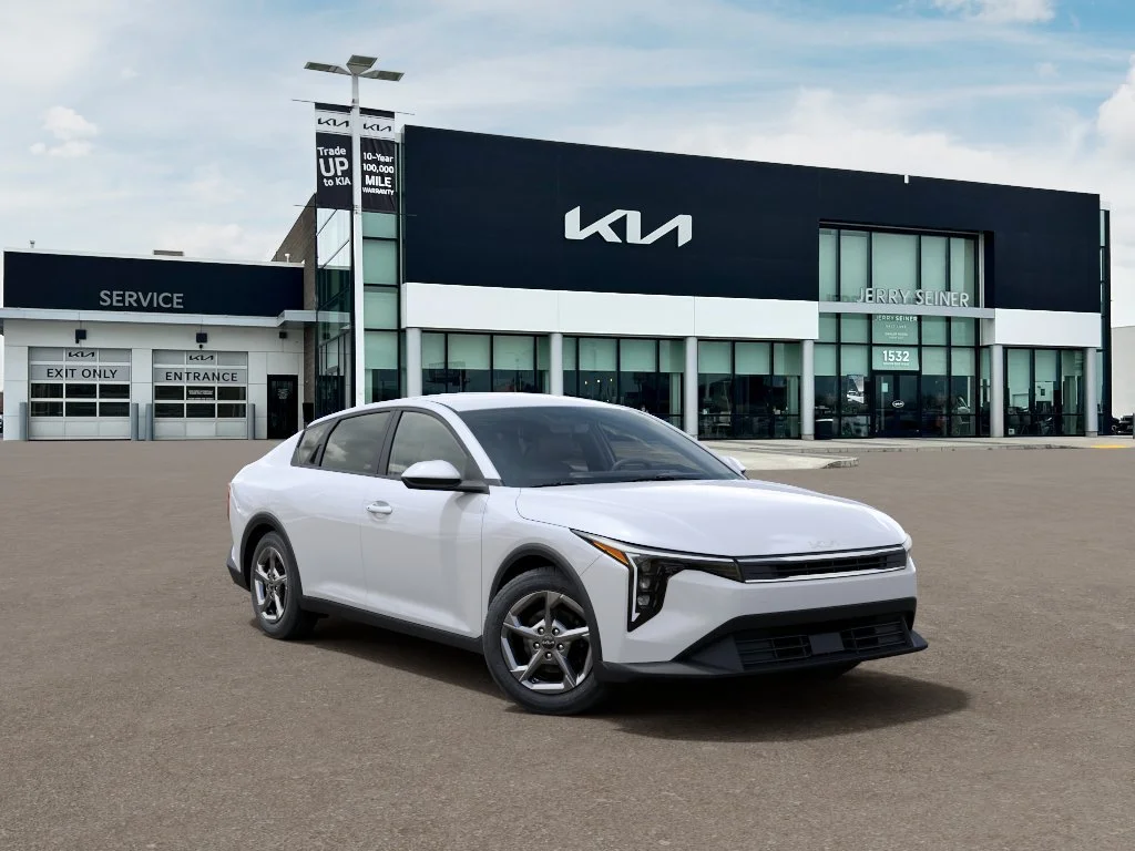 New 2026 Snow White Pearl Kia LXS image 8