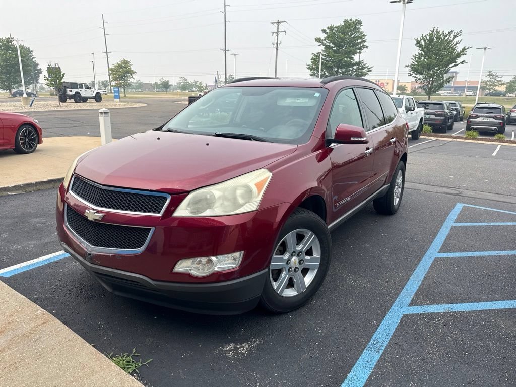 Used 2009 Red Jewel Tintcoat Chevrolet LT w/1LT image 3