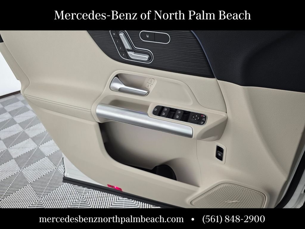 New 2026 Polar White Mercedes-Benz GLA 250 image 18