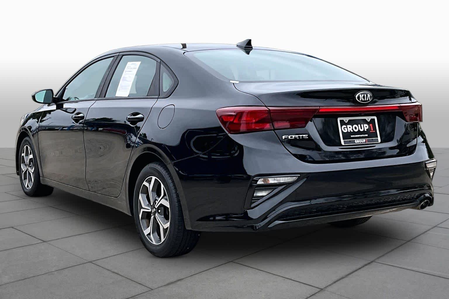 Used 2021 Aurora Black Kia LXS image 11