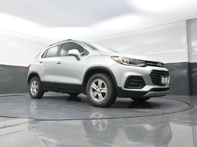 Used 2020 Silver Chevrolet LT image 19