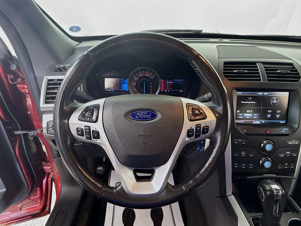 Used 2013 Ruby Red Metallic Tinted Clearcoat Ford XLT image 16