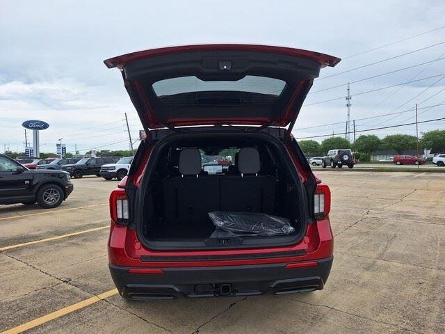 New 2026 Rapid Red Metallic Tinted Clearcoat Ford ST-Line image 32