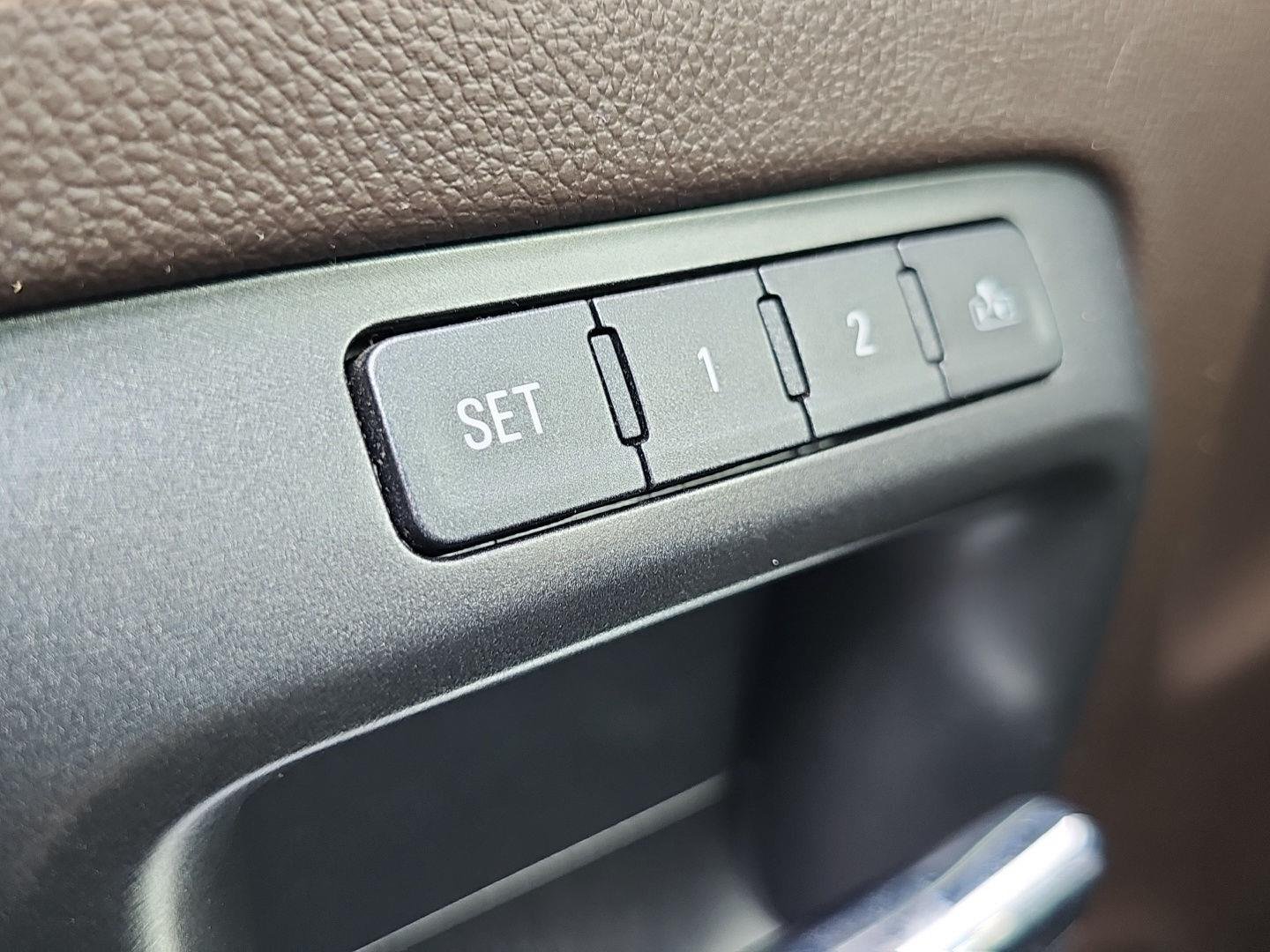 Used 2019 White Frost Tricoat GMC SLT image 22