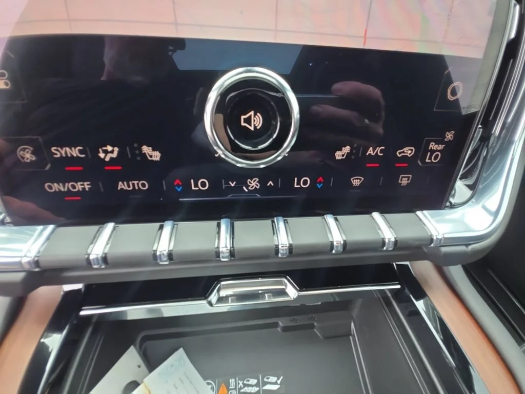 Certified Used 2025 Onyx Black GMC Denali image 17