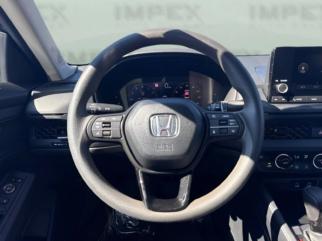 Used 2025 Blue Honda SE image 13