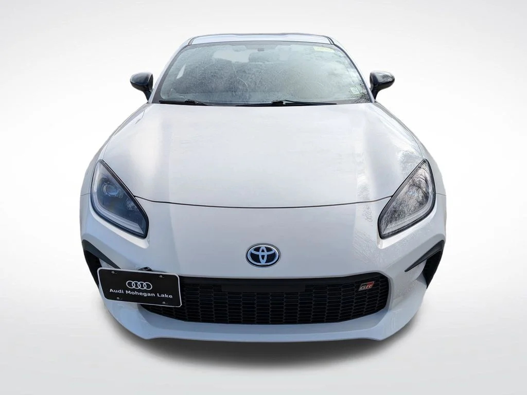 Used 2023  Toyota Premium image 8