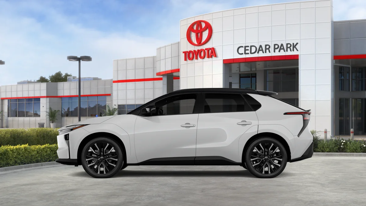New 2026 Wind Chill Pearl with Midnight Black Metallic roof Toyota Limited image 58