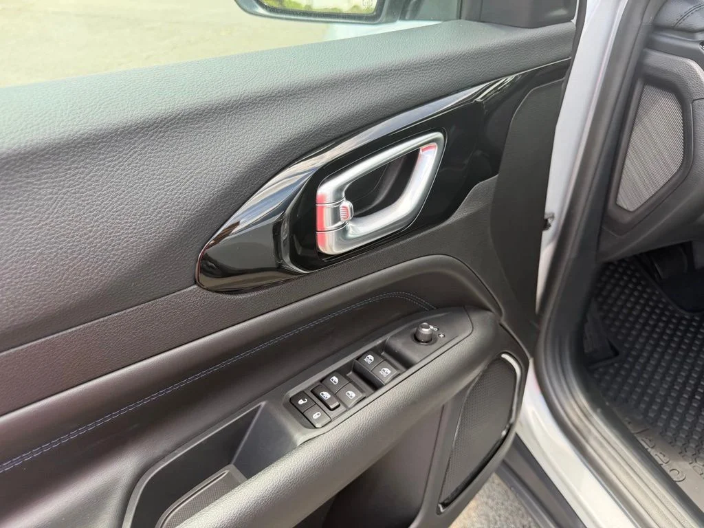 New 2026 Silver Jeep Latitude image 14
