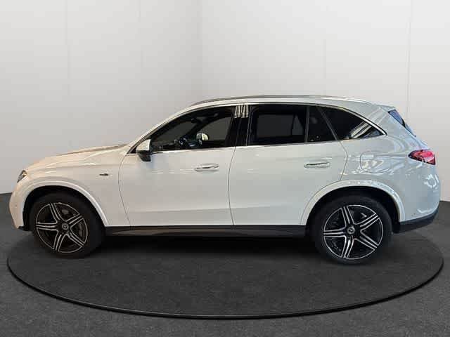 Used 2025 Polar White Mercedes-Benz GLC 350e image 3