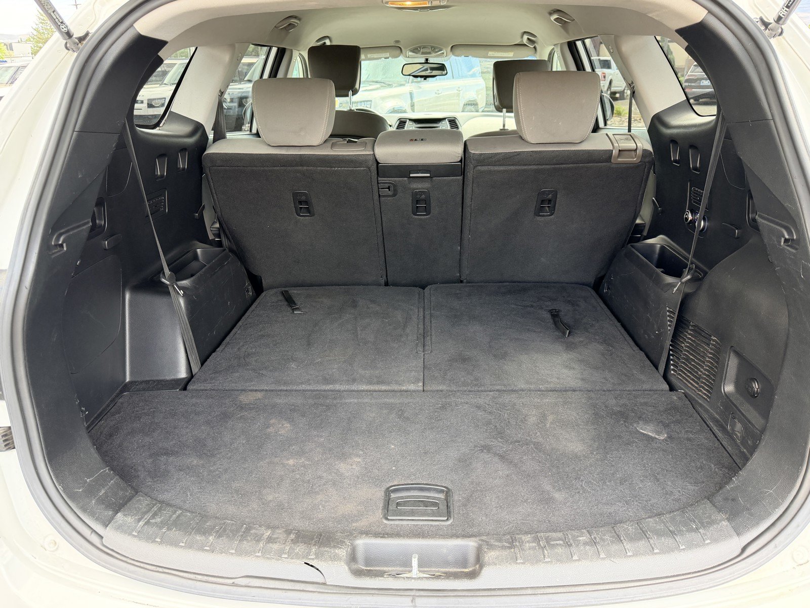 Used 2015 White Hyundai GLS image 22