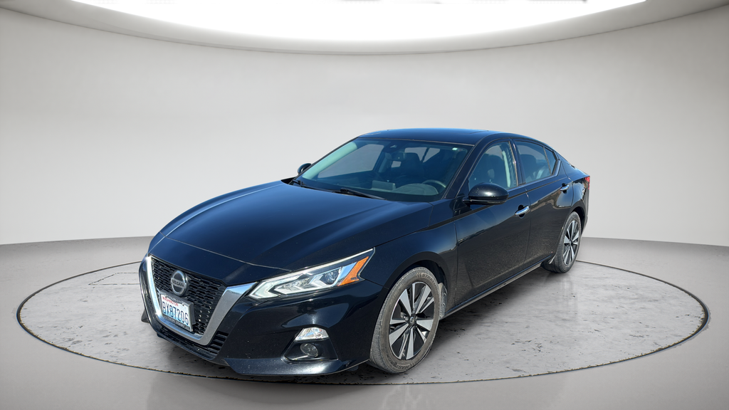 Used 2019 Black Nissan 2.5 SL image 17