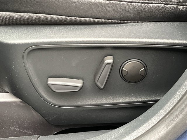 Used 2020 Blue Metallic Ford Titanium image 12